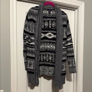 GAP Black and White Geometric Knit Sweater